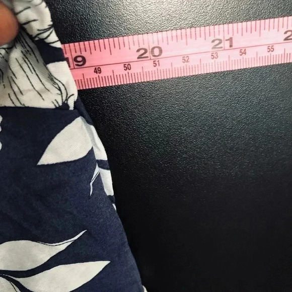 Suzanne Betro Floral V-Neck Flutter 3/4 Sleeve Navy Blue Blouse - S - Picture 6 of 10